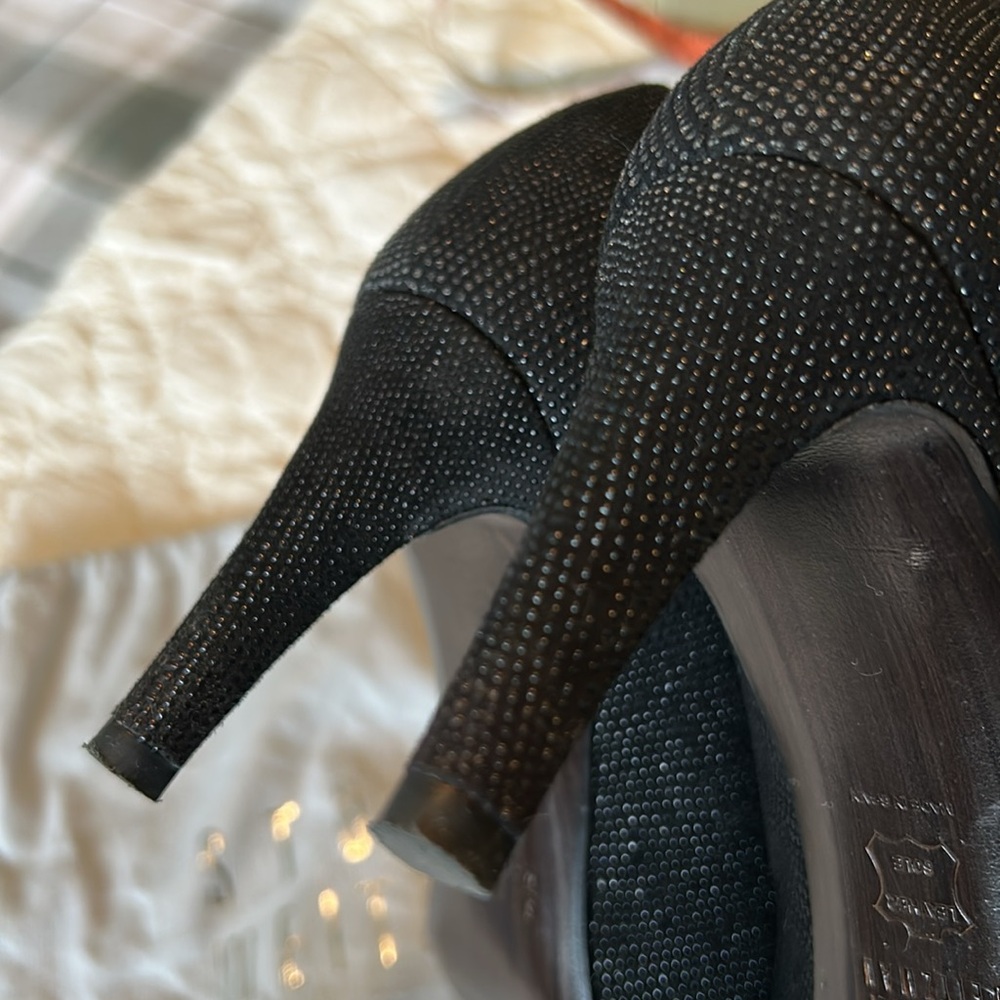 Classic SW Pumps - Picture 3 of 12